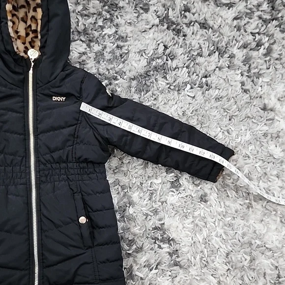 DKNY GIRLS BLACK WINTER JACKET, SIZE 5/6 DOUBLE SIDE, PRE-OWNED, ZIPPER, POCKETS - Picture 11 of 14